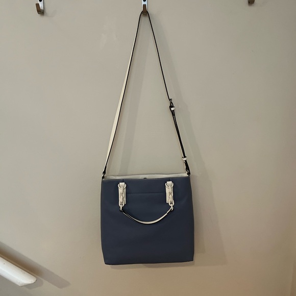 NWT Simply Vera Wang Periwinkle Ombré purse. - Picture 4 of 7